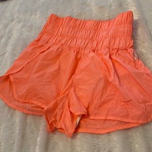 Free people Way Home shorts, Size Small, Peach